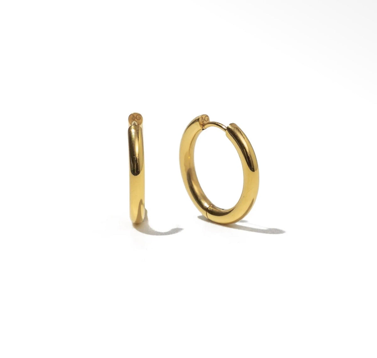 Gold basic hoop earrings