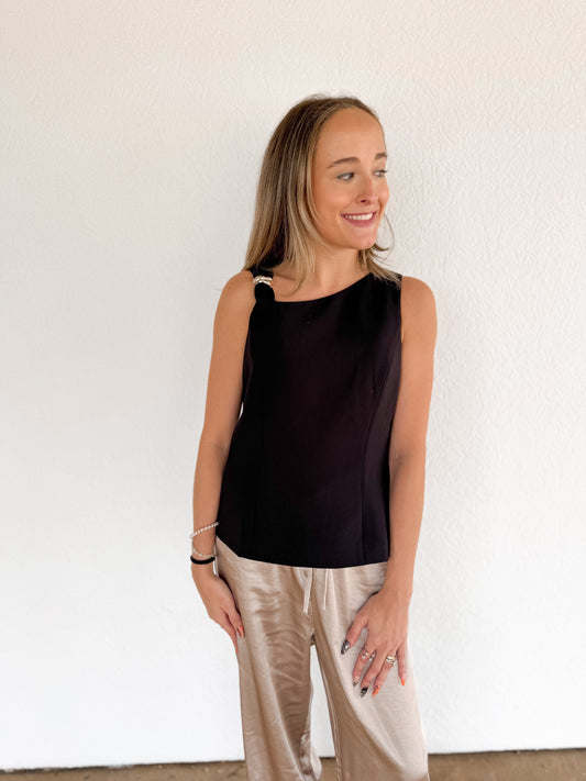 Sleeveless knotted top